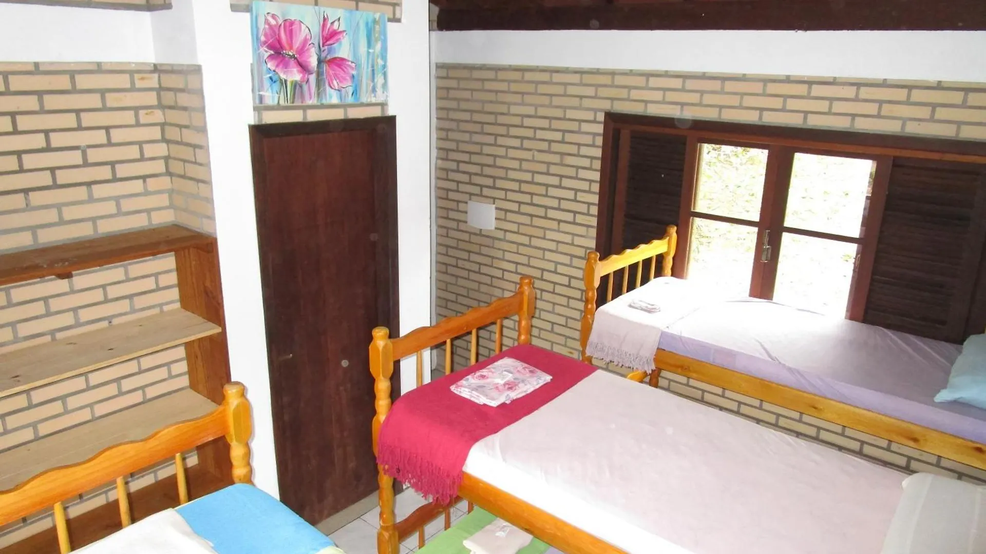 Hostel Praia Do Rosa 0*,